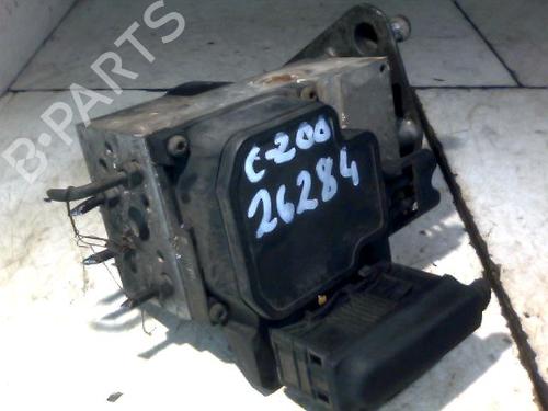 Used ABS pump MERCEDES-BENZ C-CLASS (W202) C 200 CDI (202.134) (102 hp) 26100551