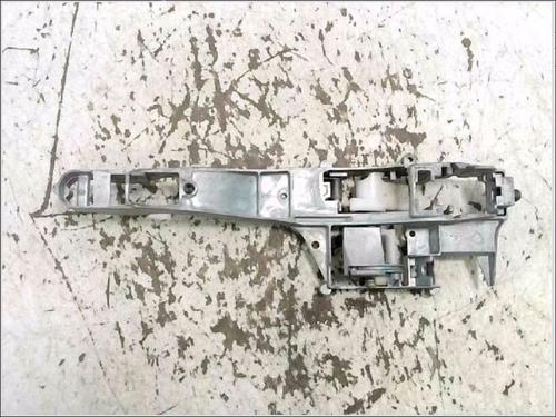 Maniglia esterna anteriore destra PEUGEOT 208 I (CA_, CC_) 1.6 HDi / BlueHDi 75 (75 hp) 30587495