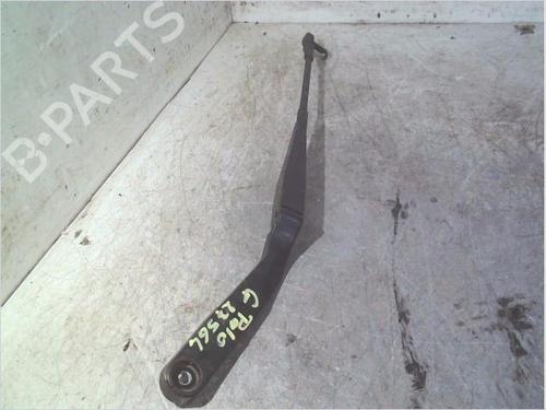 Used Front windshield wiper arm VW POLO IV (9N_, 9A_) 1.4 TDI (75 hp) 30307858