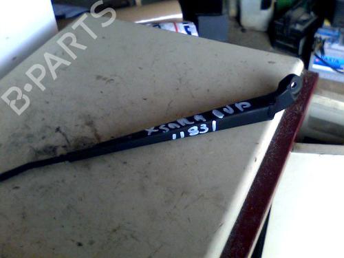 Used Front windshield wiper arm CITROËN XSARA (N1) 1.4 i (75 hp) 26118623