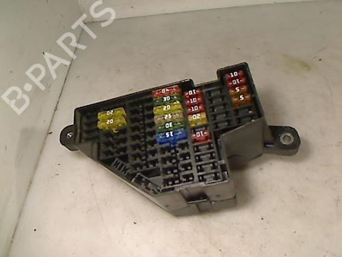 Used Fuse box VW GOLF VI (5K1) 1.6 TDI (105 hp) 26076557