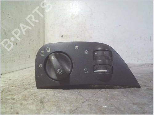Used Headlight switch VW POLO III (6N1) 60 1.4 (60 hp) 29483080