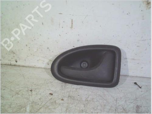 Højre fortil invendig håndtag RENAULT CLIO II (BB_, CB_) 1.5 dCi (B/C2J) (68 hp) 28479809