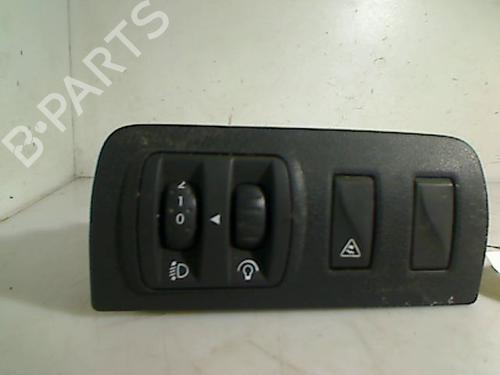Used Headlight switch RENAULT MEGANE III Hatchback (BZ0/1_, B3_) 1.5 dCi (BZ09, BZ0D, BZ1W, BZ29, BZ14) (110 hp) 26096238