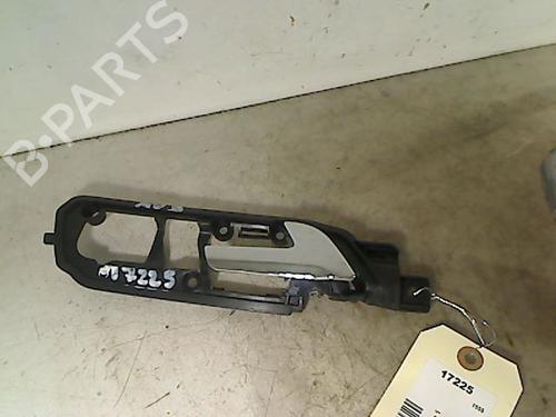 Used Front right interior door handle VW POLO IV (9N_, 9A_) 1.2 12V (64 hp) 29815429
