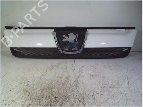 Used Grille PEUGEOT BOXER Van (244) 2.0 HDi (84 hp) 26111006