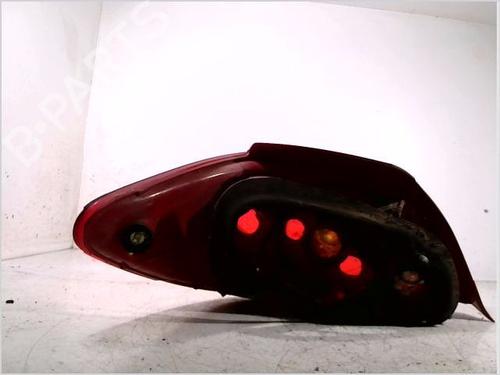 Right taillight PEUGEOT 307 (3A/C) 1.6 HDi 110 | BP26108760C35 