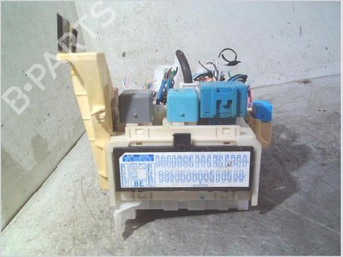 Used Fuse box TOYOTA YARIS (_P9_) 1.4 D-4D (NLP90_, NLP90R) (90 hp) 29026513