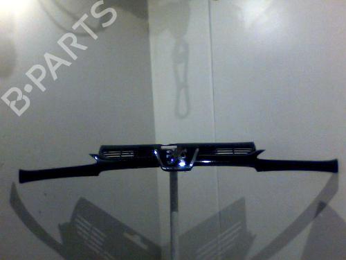Used Grille PEUGEOT 206 Hatchback (2A/C) 2.0 HDI 90 (90 hp) 26074242