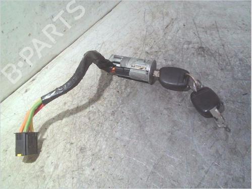 Used Ignition barrel RENAULT CLIO II (BB_, CB_) 1.6 16V (BB01, BB0H, BB0T, BB14, BB1D, BB1R, BB2KL, BB3G... (107 hp) 30964728