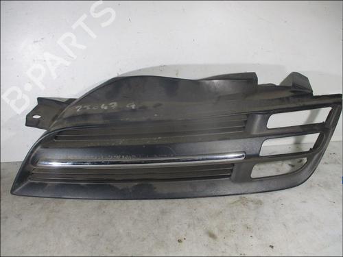 Used Grille NISSAN MICRA III (K12) 1.4 16V (88 hp) 26092382