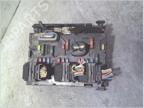 Used Fuse box Fuse box PEUGEOT 307 (3A/C) 1.6 HDi 110 (109 hp) 33818567 33818567
