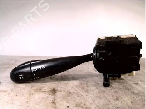 Commande de phare TOYOTA YARIS (_P1_) 1.0 (SCP10_, SCP10R) (68 hp) 26102937