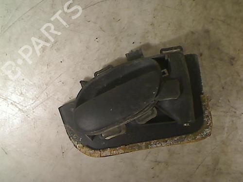 Højre fortil invendig håndtag PEUGEOT 206 Hatchback (2A/C) 1.4 HDi eco 70 (68 hp) 26084716