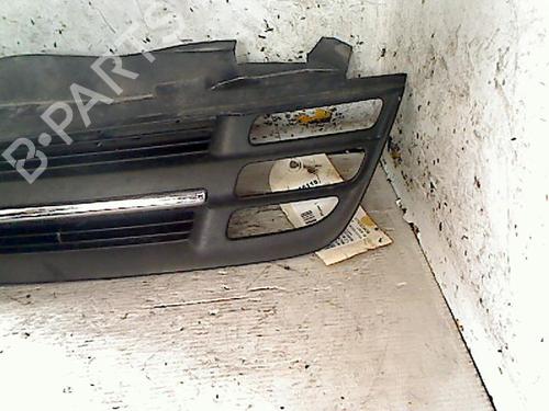 Used Grille NISSAN MICRA III (K12) 1.2 16V (80 hp) 26061463