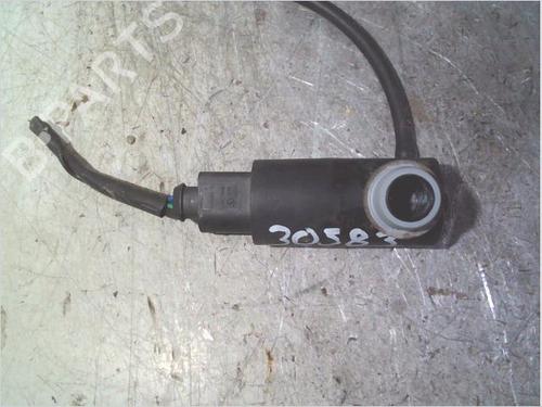 Used Washer pump TOYOTA YARIS (_P9_) 1.4 D-4D (NLP90_, NLP90R) (90 hp) 29014991