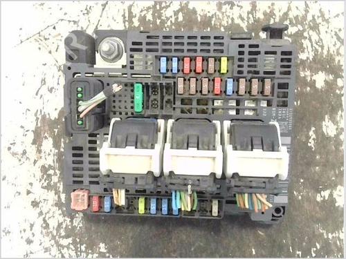 Used Fuse box Fuse box 37025840 37025840