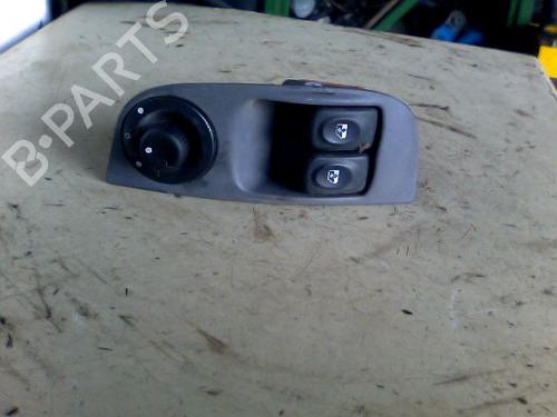 Pulsantiera RENAULT MEGANE I (BA0/1_) 1.4 16V (BA0D, BA1H, BA0W, BA10) (95 hp) 31275657