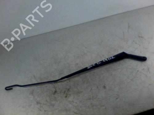 Used Front windshield wiper arm PEUGEOT 206 Hatchback (2A/C) 1.4 i (75 hp) 26062511