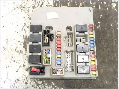 Used Fuse box Fuse box 37176474 37176474
