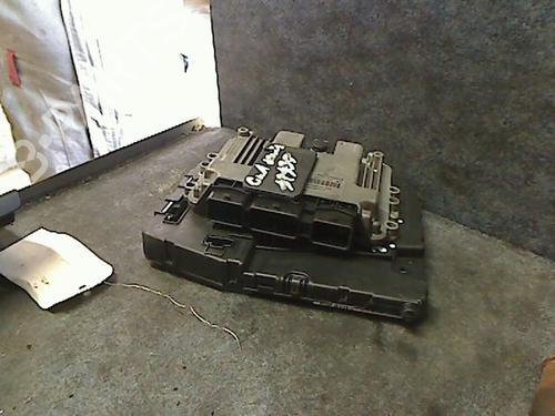 Used Engine control unit (ECU) RENAULT GRAND SCÉNIC II (JM0/1_) 1.9 dCi (JM0G, JM12, JM1G, JM2C) (120 hp) 26056999