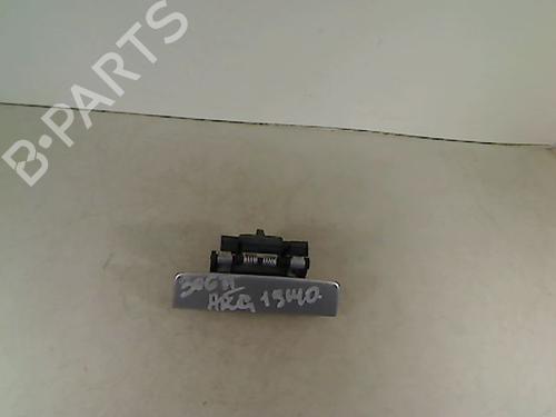 Used Rear left exterior door handle PEUGEOT 306 Hatchback (7A, 7C, N3, N5) 1.9 DT (90 hp) 26086637