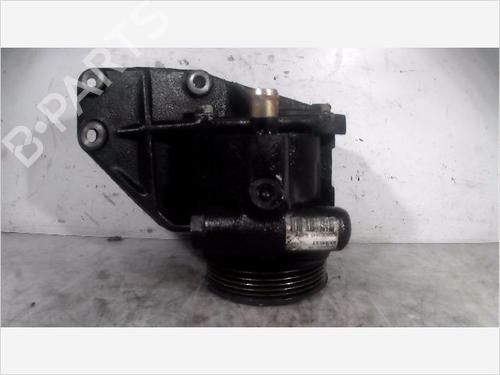 Used Steering pump RENAULT TRAFIC Van (T_, P_, V_) 2.5 D (75 hp) 26119655