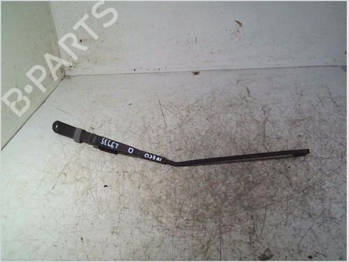 Used Front windshield wiper arm IVECO DAILY III Platform/Chassis 35 C 12 , 35 S 12 (AEKA14A1, AEKA14AA, AEKA64A1,... (116 hp) 29497202