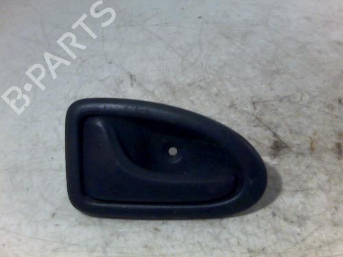 Venstre bak invendig håndtak RENAULT MEGANE I (BA0/1_) 1.6 16V (BA04, BA0B, BA11, BA1J, BA16, BA19, BA1K, BA1V,... (107 hp) 26071425
