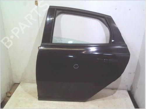 Porta posteriore sinistra FORD FOCUS III Saloon 1.6 TDCi (115 hp) 31705857