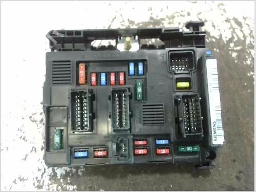 Used Fuse box Fuse box 38950733 38950733