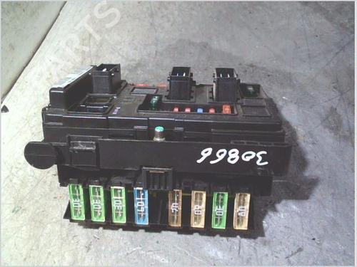Used Fuse box Fuse box PEUGEOT 1007 (KM_) 1.6 16V (109 hp) 40047261 40047261