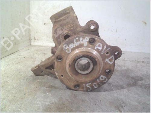 Used Right front steering knuckle Right front steering knuckle CITROËN BERLINGO / BERLINGO FIRST Box Body/MPV (M_) 1.1 i (MAHDZ, MBHDZ, MBHFX) (60 hp) 26082997 26082997