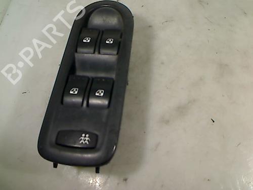 Used Switch RENAULT MEGANE II (BM0/1_, CM0/1_) 1.9 dCi (BM0G, CM0G) (120 hp) 26078529