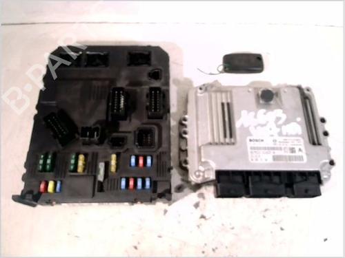 engine-control-unit-ecu-peugeot-407-6d_-2004-2005-2006-2007-2008-2009-2010-2011-30664955 main image
