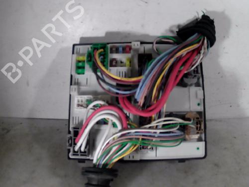 Used Fuse box RENAULT LAGUNA III Grandtour (KT0/1) 2.0 dCi (KT0M, KT0N, KT0S, KT19, KT1F) (173 hp) 28324330