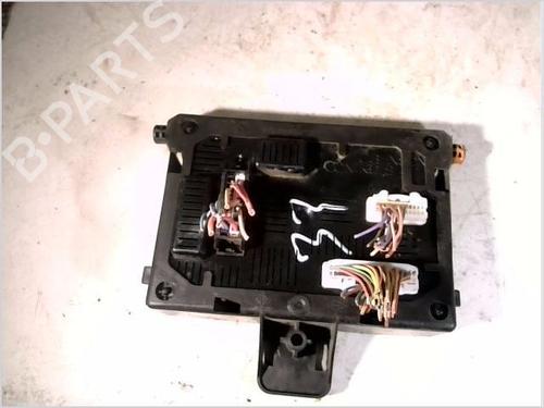 Used Fuse box RENAULT CLIO III (BR0/1, CR0/1) 1.5 dCi (BR17, CR17) (86 hp) 26108955