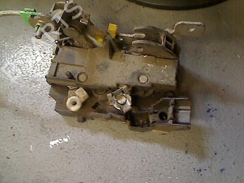 Højre fortil lås RENAULT MASTER II Van (FD) 3.0 dCi 140 (FD0T, FD0S, FD2T, FD3S, FD8S) (136 hp) 29540234