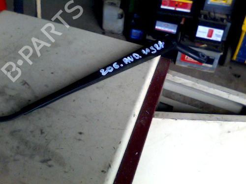 Used Front windshield wiper arm PEUGEOT 206 Hatchback (2A/C) 2.0 HDI 90 (90 hp) 26104979