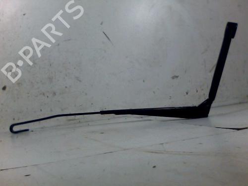 Used Front windshield wiper arm VW POLO III (6N1) 64 1.9 D (64 hp) 26082845