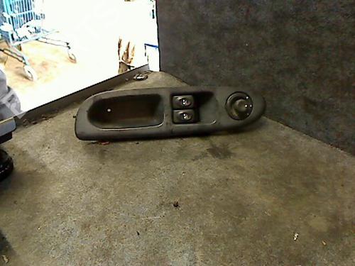 Used Switch Switch RENAULT CLIO II (BB_, CB_) 1.2 16V (BB05, BB0W, BB11, BB27, BB2T, BB2U, BB2V, CB05,... (75 hp) 32987480 32987480