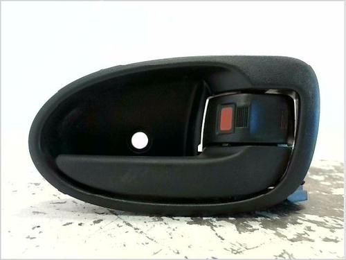 rear-right-interior-door-handle-toyota-yaris-_p9_-2005-2006-2007-2008-2009-2010-2011-2012-2013-2014-26113498 main image