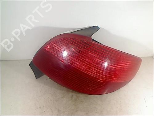 Used Right taillight PEUGEOT 206 Hatchback (2A/C) 1.1 i (60 hp) 26066815