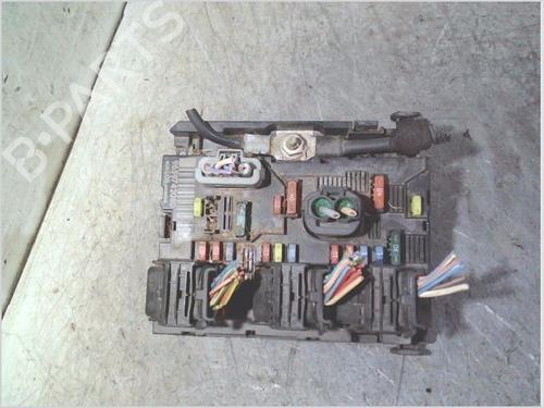 Used Fuse box Fuse box 38987091 38987091