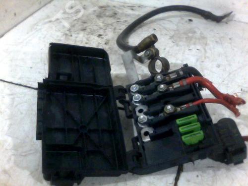 Used Fuse box VW GOLF IV (1J1) 1.6 (100 hp) 28323806