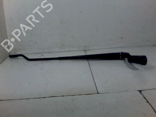 Used Front windshield wiper arm VW GOLF IV (1J1) 1.9 TDI (101 hp) 26082729