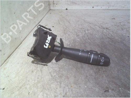 Used Switch RENAULT TWINGO II (CN0_) 1.2 16V (CN0K, CN0V, CN0A) (76 hp) 32211640