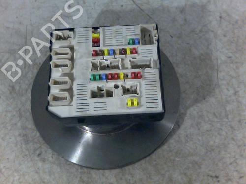 Used Fuse box RENAULT MEGANE III Grandtour (KZ0/1) 1.5 dCi (KZ0C, KZ1A) (90 hp) 26068928