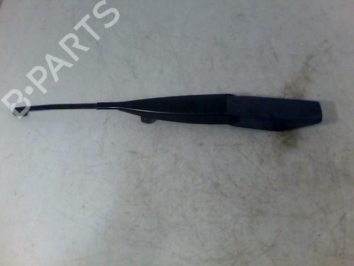Used Front windshield wiper arm MERCEDES-BENZ E-CLASS (W210) E 320 CDI (210.026) (197 hp) 26085326