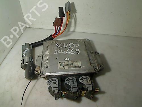 Used Engine control unit (ECU) FIAT SCUDO Van (220_) 2.0 JTD (94 hp) 29472751